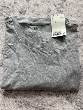H&M Men's Light Grey Crewneck Short Sleeve Tee